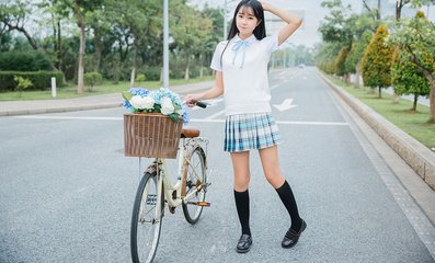 2025年全面推广正版资料免费资料大全全面释义、专家解析解释与落实_: 反映自身困境的新闻，是否能感动共鸣？